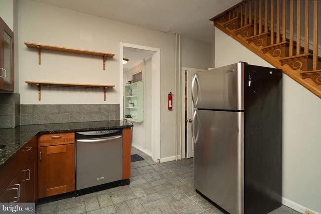 Building Photo - 3265 Salmon St