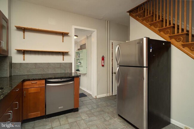 Foto del edificio - 3265 Salmon St