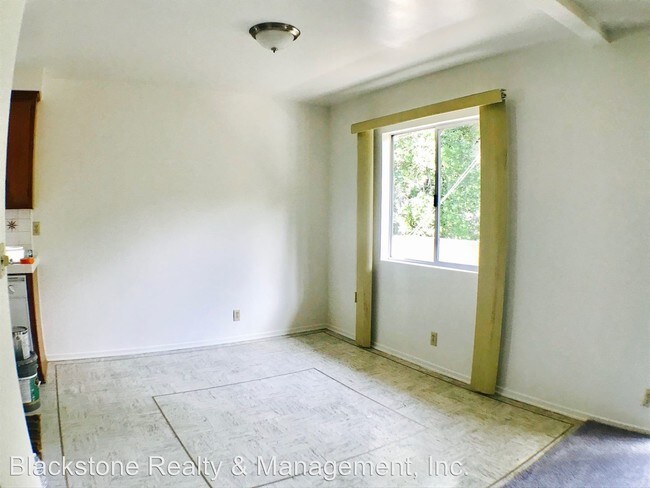 Foto del edificio - 816 N Edinburgh Ave