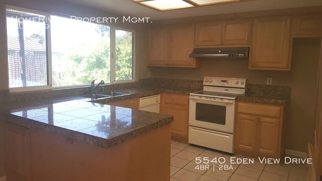 Foto del edificio - 5540 Eden View Dr