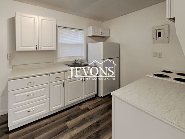 Foto del edificio - 12 W Washington Ave