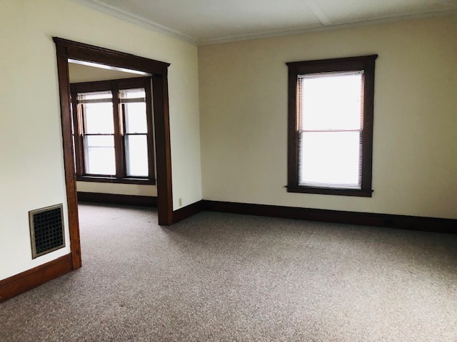Building Photo - 145 Malverne Dr