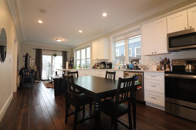 Foto del edificio - 140 Minden St