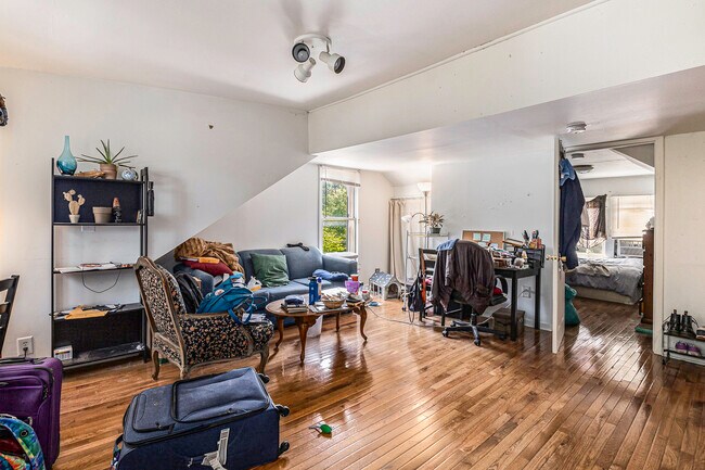 Foto del edificio - 810 W Liberty St