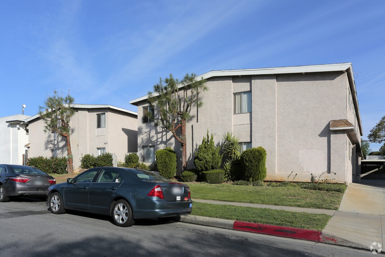 Foto del edificio - 14331 Rosecrans Ave