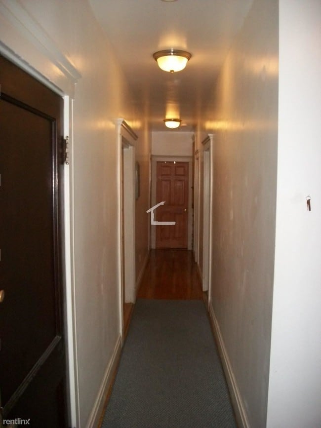 Building Photo - 4 br, 2 bath  - 161 Thorndike St