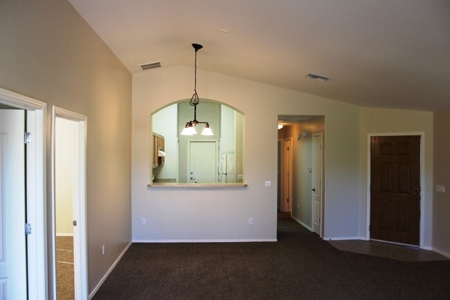 Foto del edificio - East Side Gem 3 Beds 2 Baths