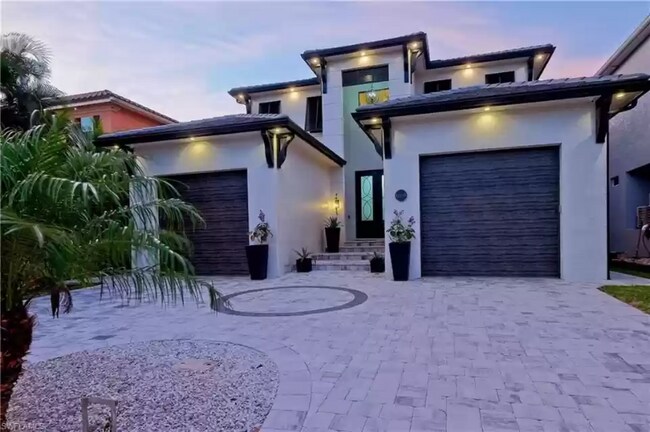 Foto del edificio - 12160 Shoreview Dr