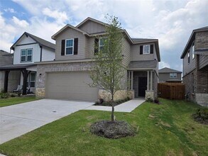 Building Photo - 2423 Carlow Ln
