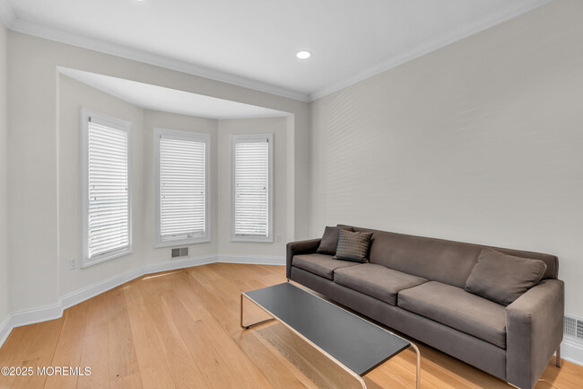 Foto del edificio - 599 Norwood Ave