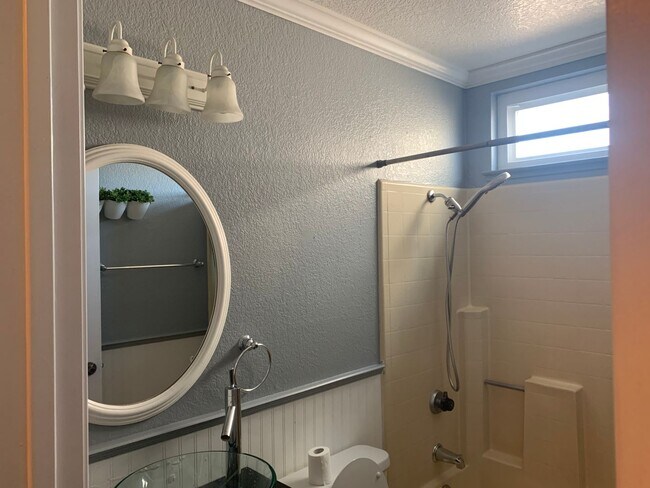 Foto del edificio - Charming 2 Bedroom + Office Home for Rent in Sacramento