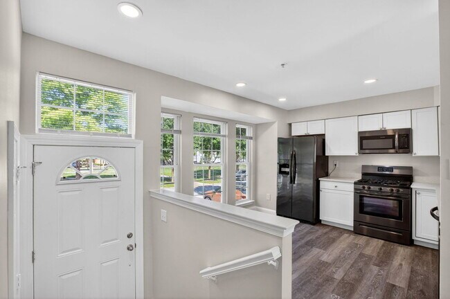 Foto del edificio - 2736 Albermarle Pl