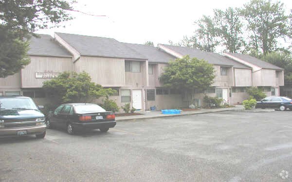 Building Photo - 644 S 5th Ave S