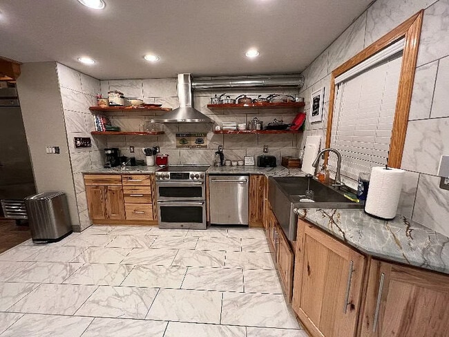 Building Photo - 106 Weatherstone Dr