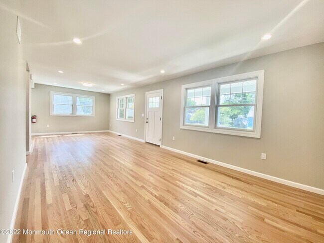 Foto del edificio - 1302 Maple Ave