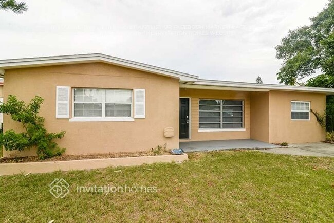 Building Photo - 10771 63rd Ave N