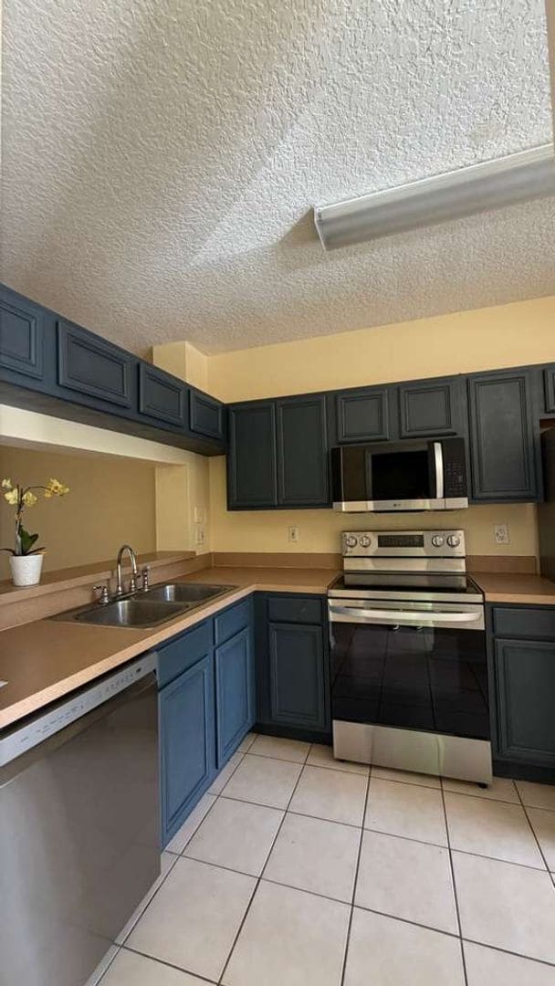 Foto del edificio - 2912 Woodlands Park Ct