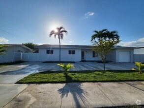 Building Photo - 3300 SW 127th Ave
