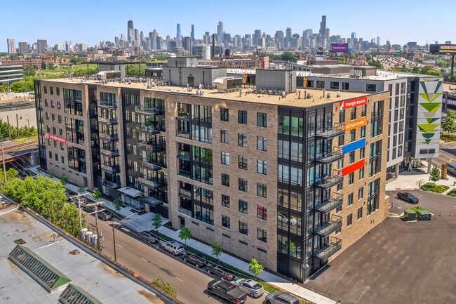 Foto del edificio - 1701 W Webster Ave