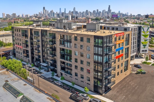 Building Photo - 1701 W Webster Ave
