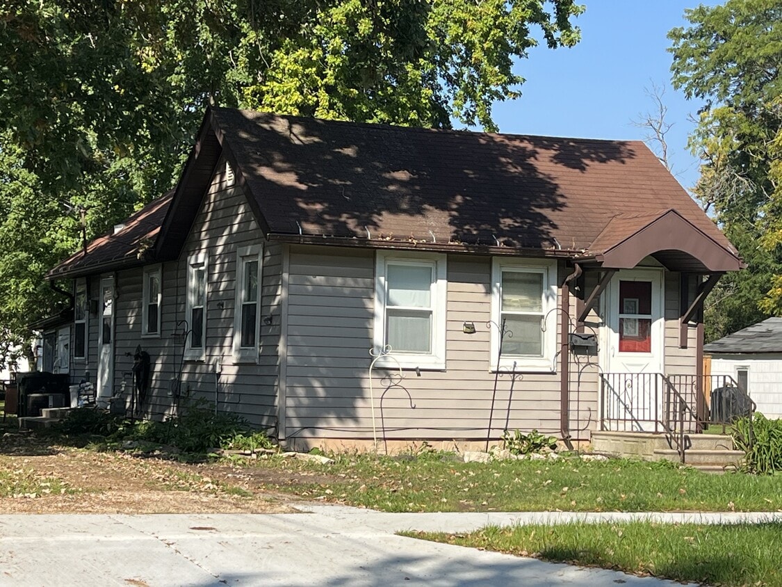 Building Photo - 64 N Butler St
