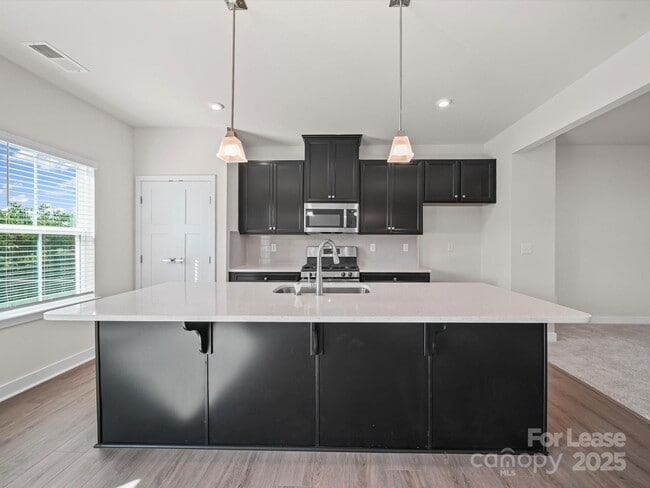 Building Photo - 9922 Oaklawn Blvd NW