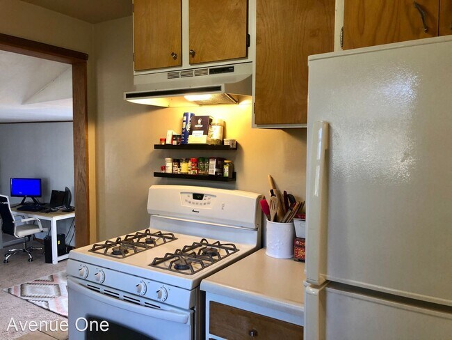 Foto del edificio - 3 br, 1 bath House - 11018 Bartlett Ave NE