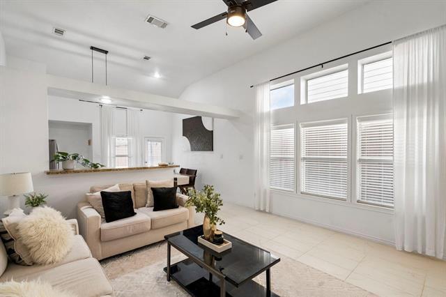 Foto del edificio - 9001 Eastwood Ave