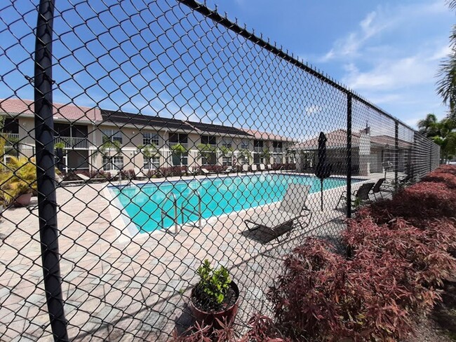 Building Photo - 8358 Bernwood Cove Loop