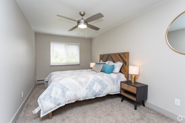 2BR, 1BA - 720 SF - North 49 Apartments