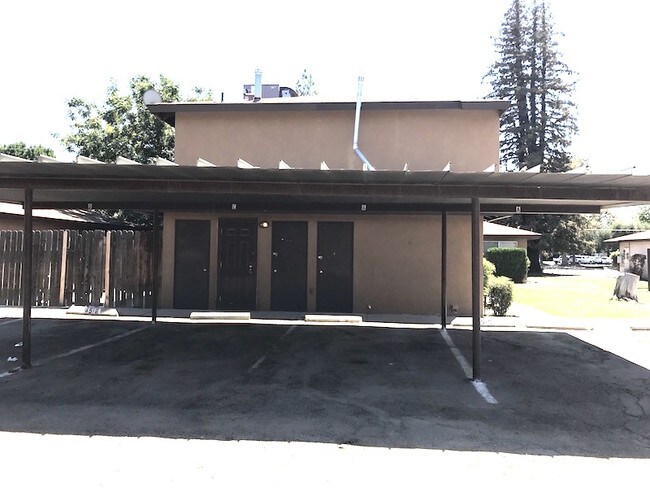 Building Photo - Planz Fourplex