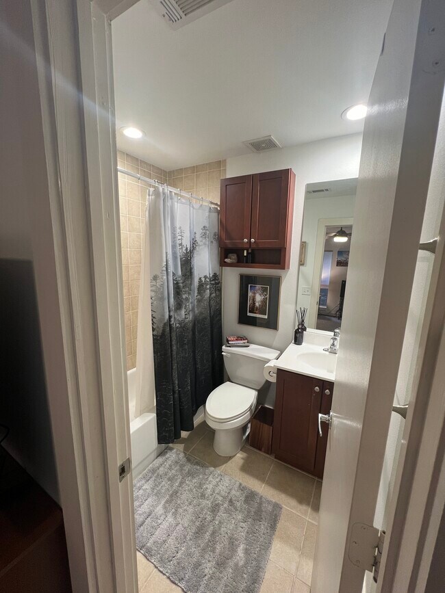 Foto del edificio - 920 Memorial Dr SE