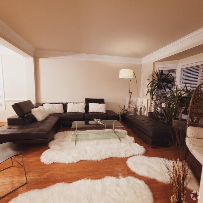 Building Photo - 8563 Mazzello Pl