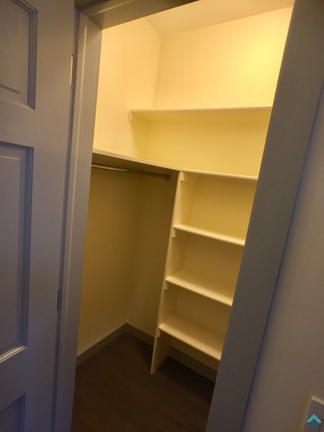 Foto del edificio - 5918 Bleecker St