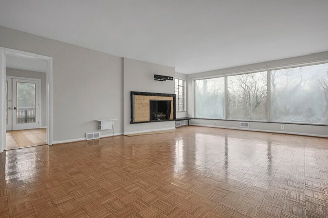 Foto del edificio - 2731 Charing Rd