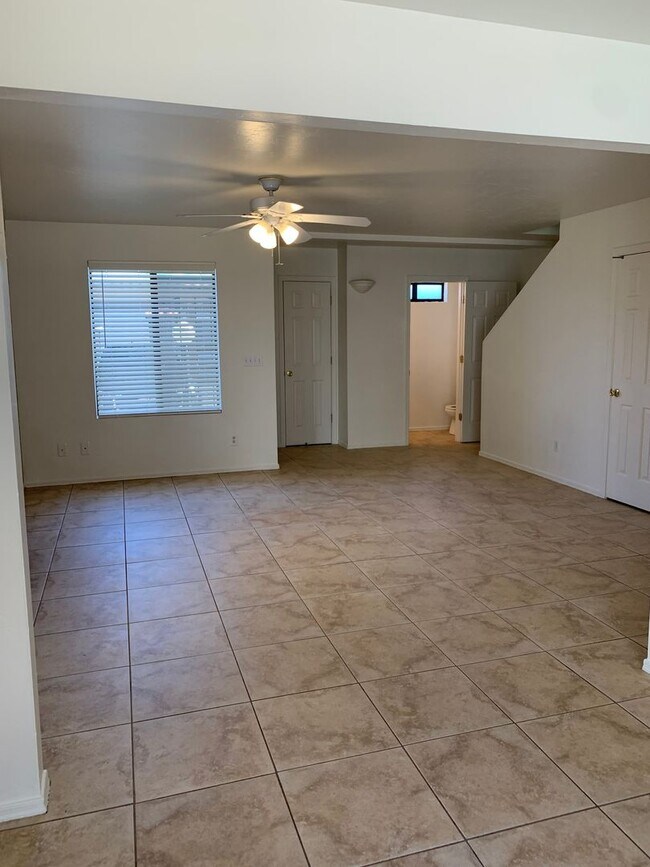 Foto del edificio - 9111 E Broadway Blvd