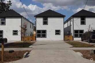 Building Photo - 8217 Bigwood St