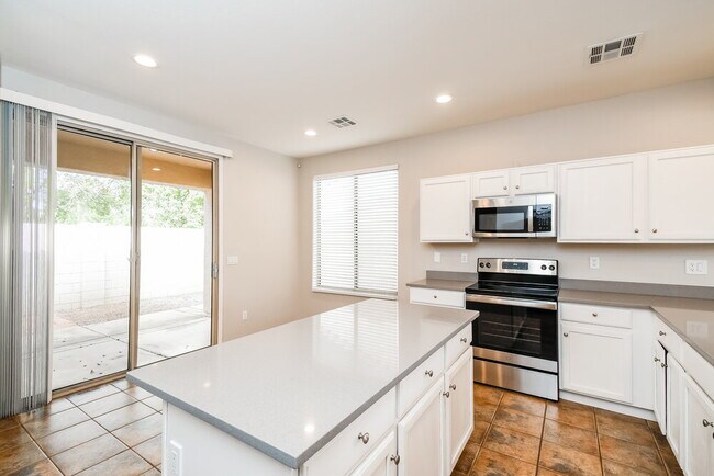 Foto del edificio - 7014 E Kiva Ave