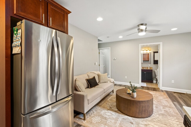 Building Photo - 19 Telescope St