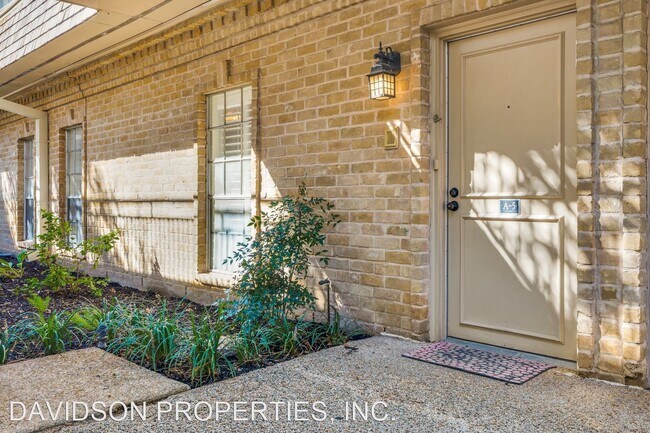 Building Photo - 3 br, 2.5 bath House - 7731 Broadway #A5