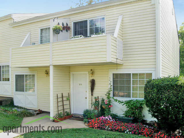 Primary Photo - Central Park Townhomes