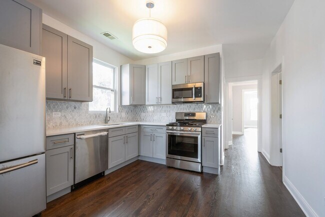 Foto del edificio - 4226 N Bernard St