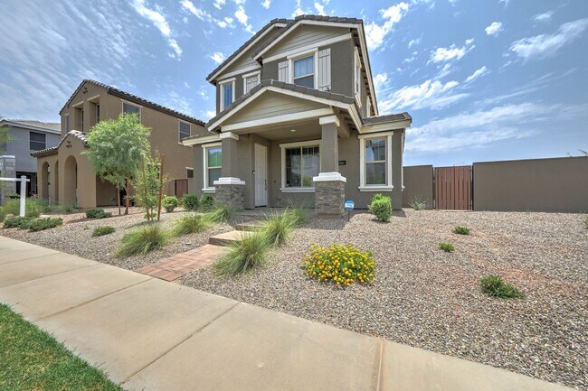 Foto del edificio - 3 Bedroom + 2.5 Bath + 2 Car Garage + Comm...
