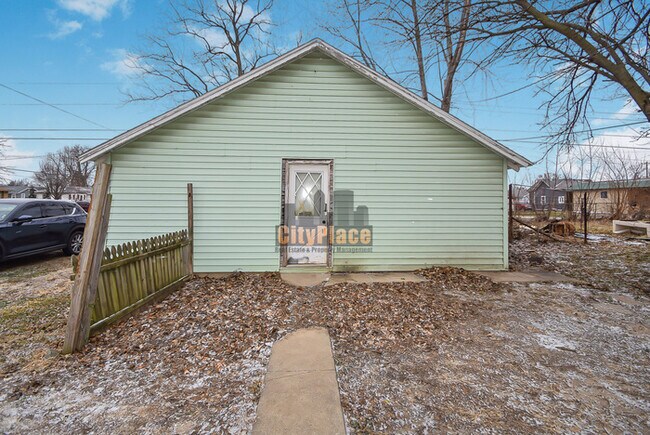 Foto del edificio - 2627 Chase St