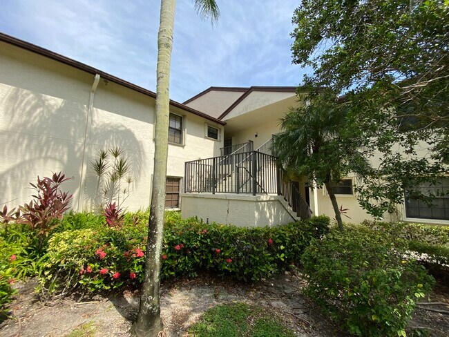 Foto del edificio - 3258 Jog Park Dr