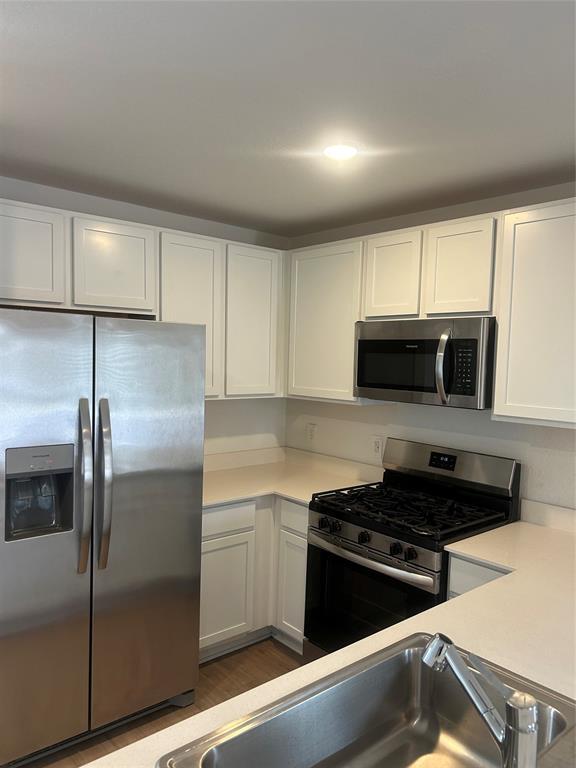 Building Photo - 17743 Pemswood Dr