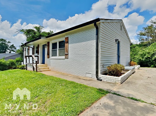 Building Photo - 60 Finch Dr SE