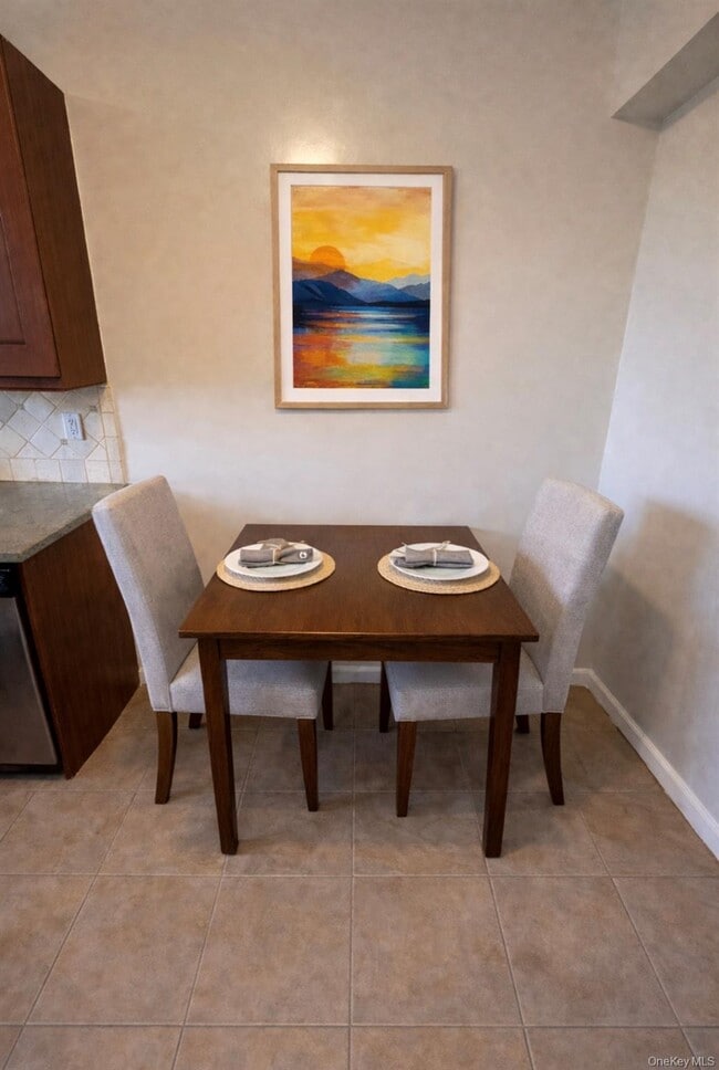 Building Photo - 220 Pelham Rd