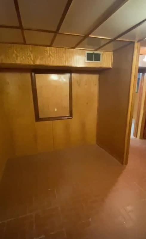 Building Photo - 466 E 400 N