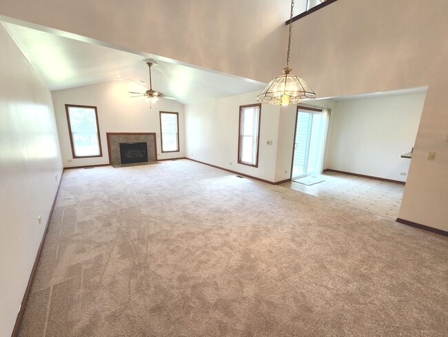 Building Photo - 1324 Dancing Bear Ln